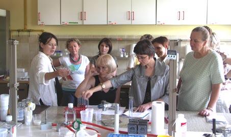 Już ponad 6000 uczniów z całej Polski pracowało w naszym laboratorium. Jak wycisnąć meduzę z bakterii.
