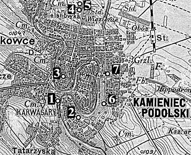 Smotrycza po wschodniej stronie Starego Miasta. Została zamknięta w 1936 r. i przebudowana. Obecnie mieści się w niej restauracja.