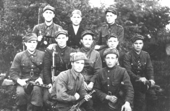 Grupa żołnierzy oddziału Olecha, w 1945 r.