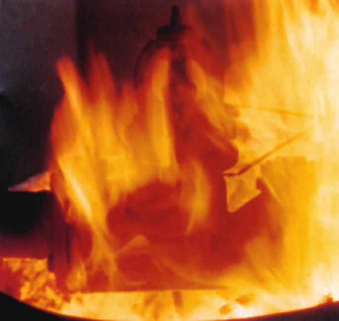 armatura odcinajàco-regulacyjna typu high-tech. towarzyszàce zmianom temperatury czynnika nie powodujà z jednej strony powstawania nieszczelnoêci, ani z drugiej - napr - eƒ wzd u osi wrzeciona.