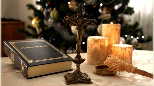 Przyjęło się w tradycji polskiej oczekiwać po świętach Bożego Narodzenia wizyty kapłana, który święcił domy i błogosławił mieszkańców umacniając w łasce Bożej.