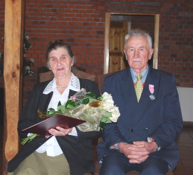 Eugeniusz Pecynowie, Wanda i Kazimierz Stachurscy, Władysława i Stanisław Wanda i Kazimierz Stachurski. czyć upominek.