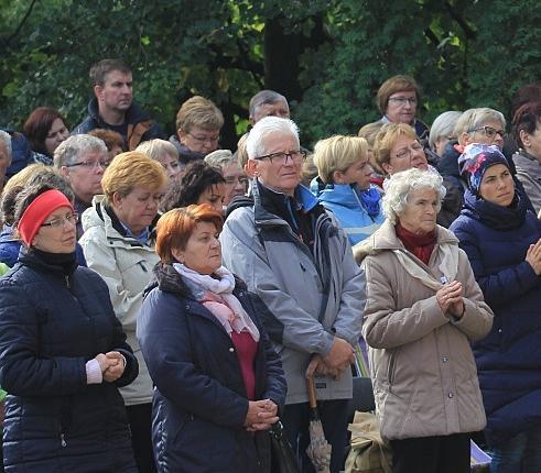 Stanisława Luciaka; o wysłuchanie wszystkich intencji osób, które prosiły nas o modlitwę i którym obiecaliśmy naszą modlitwę.