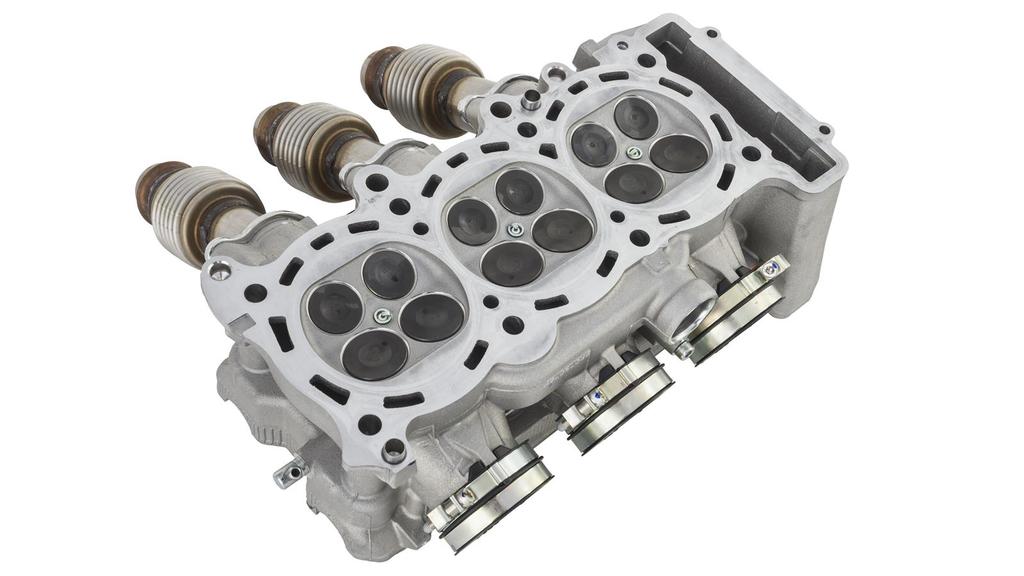 4-suwowy silnik Genesis High Output o pojemności 1049 cm3 Dynamiczny silnik rozwija dużą moc i imponujący moment obrotowy już w dolnym zakresie obrotów, a lekki wał korbowy i zaawansowany