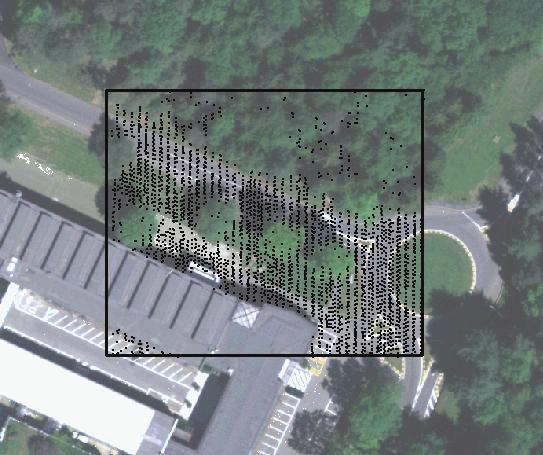 Ground points (ALS data) on the orthophotomap background Jeżeli promienie dla poszczególnych punktów zachodziły na siebie, wówczas sumowano wszystkie zbiory dwudziestometrowe i