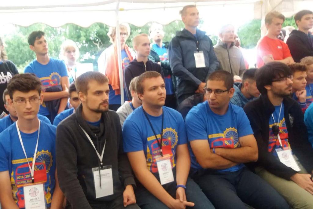 wpływa na rozkład fal radiowych przy komunikacji z Ziemią? 17. Jak widzisz rozwój krótkofalarstwa w następnych dziesięcioleciach? 18.