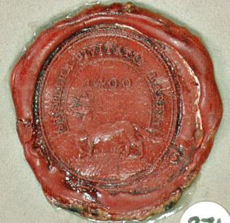 7 Następne dwie pieczęcie mają kształt owalny i różnią się właściwie jedynie rozmiarami (30x27 mm oraz 23x21 mm).