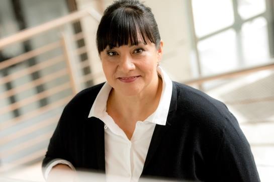 dr n.społecznych Teresa Jadczak-Szumiło - psycholog, pedagog. Ukończyła Uniwersytet Warszawski i Szkołę Wyższą Psychologii Społecznej w Warszawie.