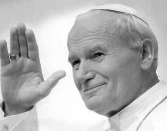 Błogosławiony Jan Paweł II, papież. Moi drodzy! Karol Józef Wojtyła urodził się 18 maja 1920 r. w Wadowicach, jako drugi syn Emilii i Karola Wojtyłów. 13 kwietnia 1929 r.