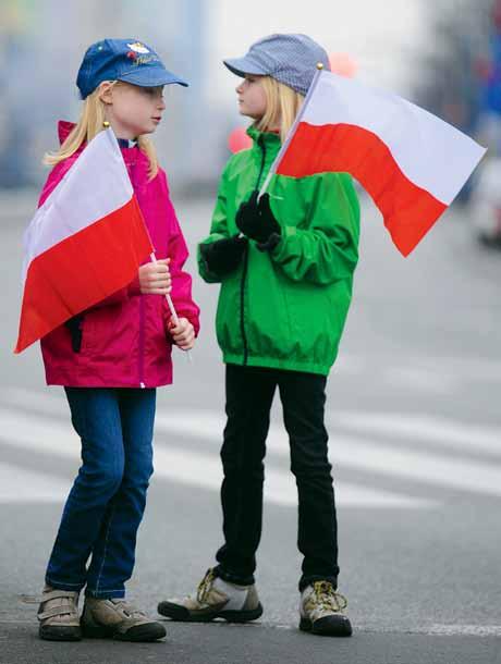 III Do krwi ostatniej kropli z żył Bronić będziemy ducha, Aż się rozpadnie w proch i w pył krzyżacka zawierucha. fot.??? prześladowaniami polskości w zaborze pruskim.