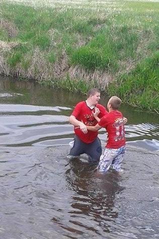 - A idźcie, a jak spotkacie mojego byka to i na ten o 9.15 zdążycie.