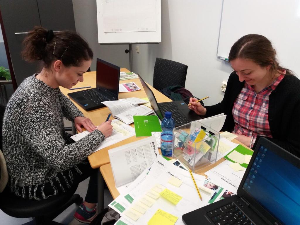 7. Zidentyfikowane dobre praktyki Nauka oparta na doświadczeniu, duży nacisk na samodzielne tworzenie i realizację projektów, które przekładają się na realny zysk szybko widoczny efekt, pozwalanie na
