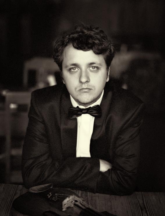 fot. Arkadiusz Berbecki / The FACE Michał Bryła Jest absolwentem poznańskiej Ogólnokształcącej Szkoły Muzycznej im. Henryka Wieniawskiego, w klasie profesorów Jadwigi Kaliszewskiej i Bartosza Bryły.