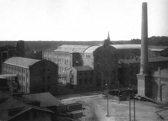Początek miastu dała fabryka lniarska, która w 1829 roku powstała na terenie dzisiejszego Żyrardowa. Była to jedna z największych i najnowocześniejszych fabryk lniarskich w ówczesnej Europie.