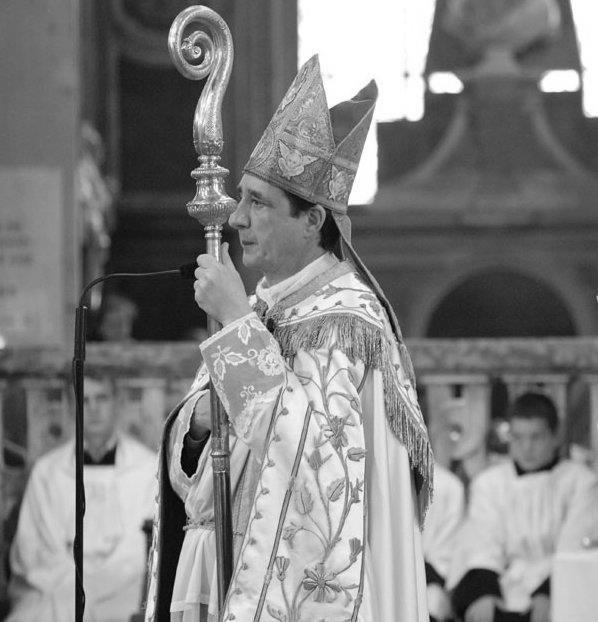 Hiljutise katsumuse kasulik õppetund IMMACULATA #8 Piiskop Alfonso de Galarreta pidas ettekande laupäeval, 13.