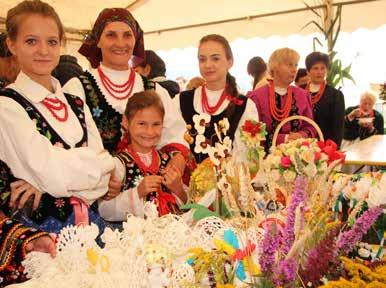 zupę kminkową, krupy ze śliwkami, kapuśniorkę po pasierbiecku, zupę na zasmażce z miętą, żur z ziemniakami, zimnioki z galasom ponadto kiszone ogórki oraz chleb wiejski ze smalcem oraz regionalne