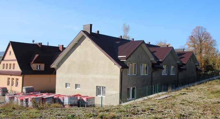 wynosi 2 733 uczniów, w tym: 475 to uczniowie oddziałów przedszkolnych w szkołach podstawowych, 1809 - uczniowie szkół podstawowych w tym 273 uczniowie klas pierwszych oraz 449 to uczniowie klas
