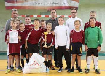 piłka nożna dziewcząt 24 Męcina nr 1 - unihokej