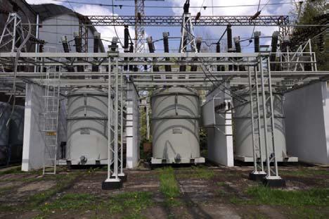 generatorami zwarciowymi o parametrach wyjściowych: 6 kv/125 MVA, 11