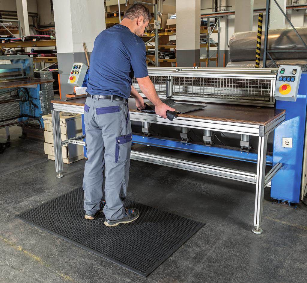 20 kg/m² Szerokość brzegu: 20 mm Sposób czyszczenia: Trzepanie Czyszczenie