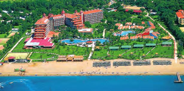 koszykówka, siatkówka plażowa, miniboisko do piłki nożnej, aerobik, animacje, dyskoteka.