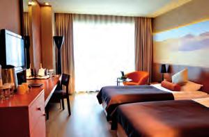 jacuzzi; w bungalowach: 16 pokoi Lake House; klimatyzacja centralna, prysznic, suszarka, telefon, TV,