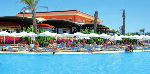 W HOTELU: 5 restauracji, 9 barów, sala konferencyjna, winda, basen kryty (91 m²), 2 baseny odkryte (1 100, 240 m²), aquapark (8