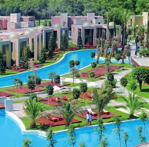 deluxe Gloria Serenity Resort luksusowy hotel z ciekawą architekturą i rozbudowaną infrastrukturą położony przy pięknej piaszczystej plaży, a także blisko