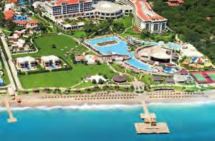 W HOTELU: 8 restauracji, 13 barów, 9 sal konferencyjnych, 6 wind, basen kryty (275 m²), 5 basenów odkrytych (2326, 1448, 845, 687, 657 m²), 5 zjeżdżalni wodnych.