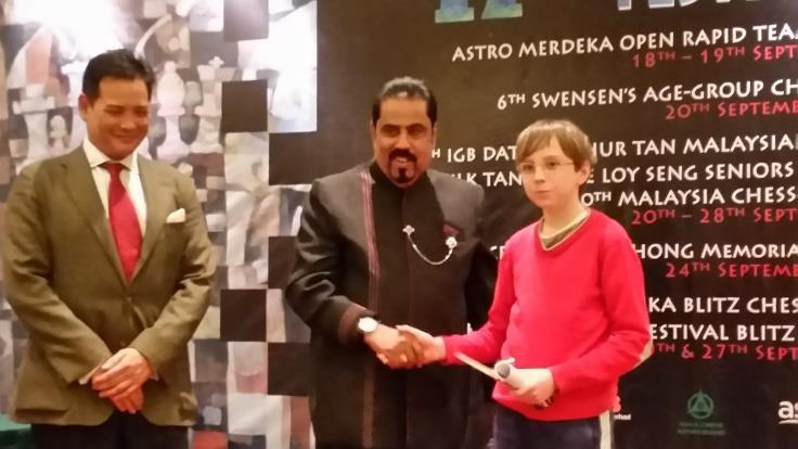 Było to w Anton Smirnow wygrywa Malaysian Chess Open w 2015 roku Dato Tan Anton Smirnow mając 5 lat został mistrzem juniorów do lat 8 Australii, co skutkowało pierwszą