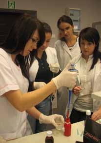 Laboratorium kosmetologiczne Natalia Szkaradek Ćwiczenia z Receptury i Technologii Form Kosmetycznych dla studentów Kosmetologii