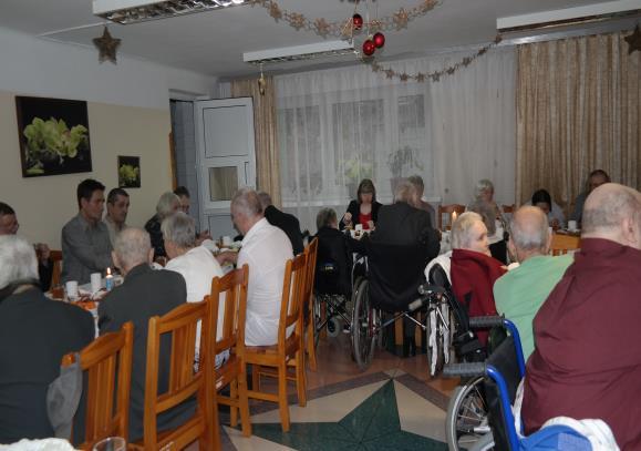 Był to wyjątkowy wieczór, przeżywany tak jak w rodzinnych domach, przy osobach