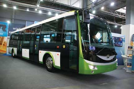 Mniejsze wymiary zewnętrzne w połączeniu z dużym kątem skrętu na poziomie 58 stopni powodują, że autobus wyróżnia się wysoką zwrotnością.