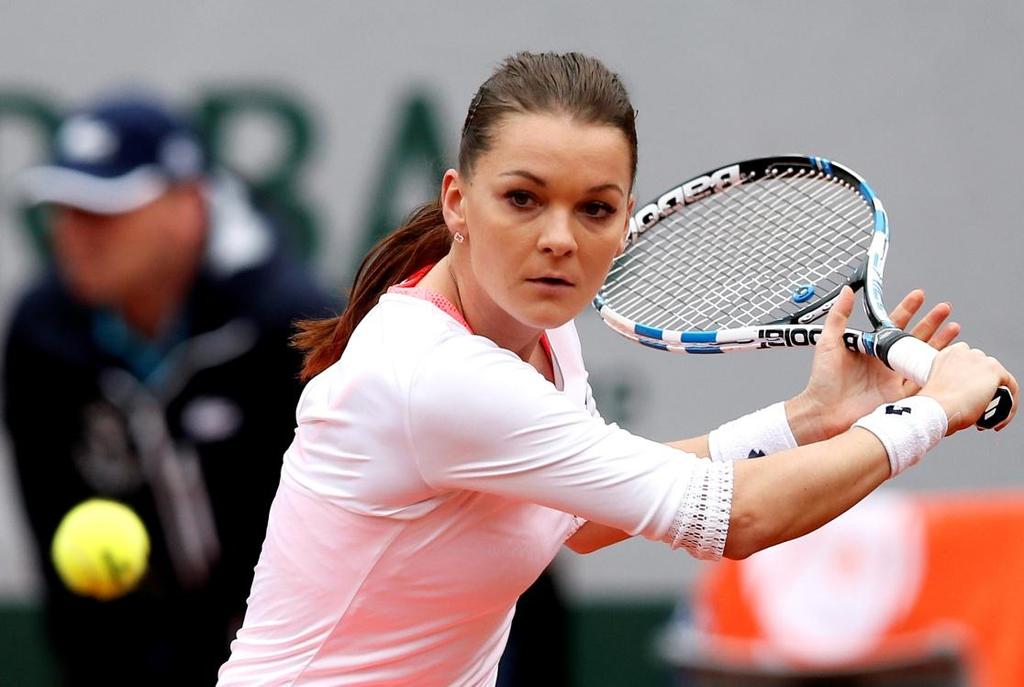 Agnieszka Radwaoska: kariera Agnieszka Radwaoska w 2004 roku wygrała Tomaszewski Cup by Microsoft w singlu i w deblu w parze ze swoją siostrą.