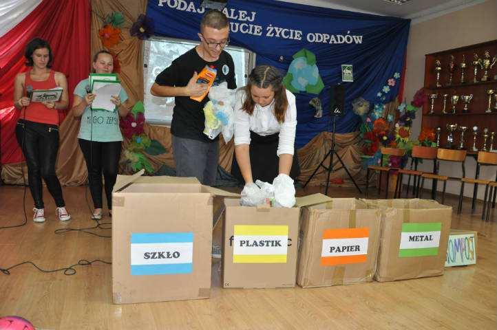 Akademię przygotowali uczniowie klas III C i III K ZSZ zaangażowani w Szkolne Koło Ligi Ochrony Przyrody.