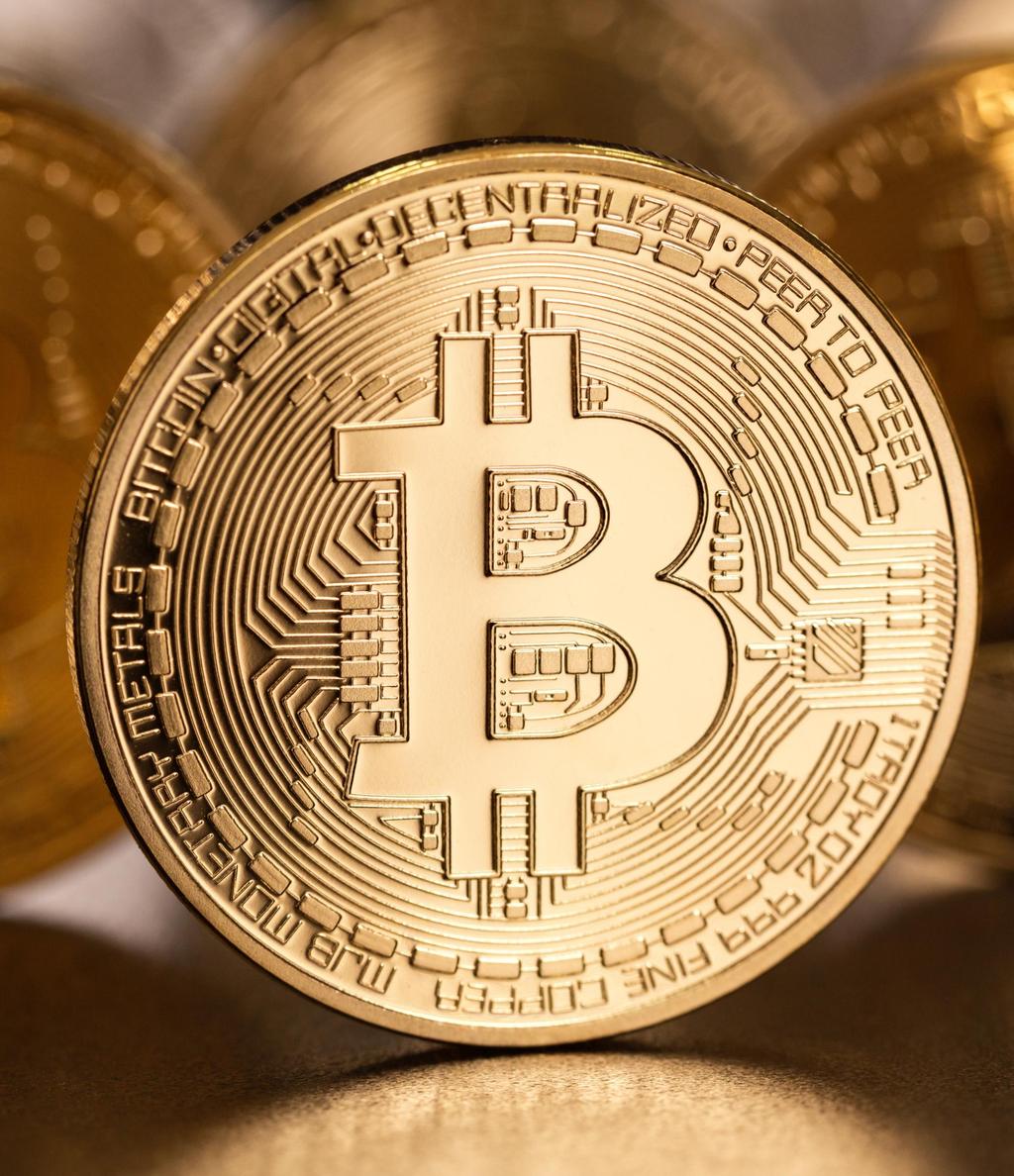 Bitcoin Był Początkiem Blockchain został wymyślony jako system, na którym opiera się Bitcoin Bitcoin jest pierwszą i najbardziej popularną walutą cyfrową na świecie Jest kontrolowany