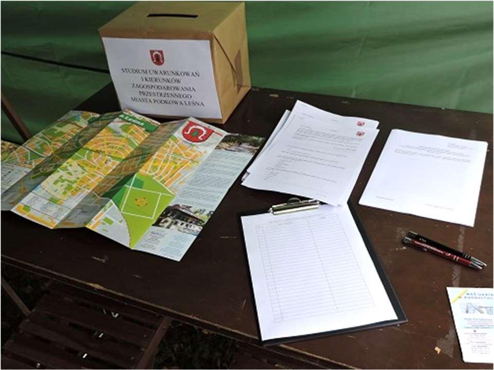 Punkt konsultacyjny mieścił się w namiocie rozstawionym w Parku Przyjaźni Polsko- Węgierskiej jedynie w dniu otwarcia, z uwagi na niesprzyjające warunki pogodowe, zdecydowano o organizacji punktu w