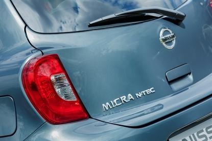 Micra N-Tec jest dostępna w pełnej gamie kolorów jeden z nich to wolframowa szarość, w której prezentowane są premierowe egzemplarze.