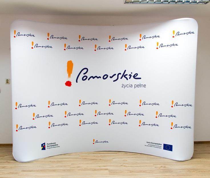 i) Trybunka konferencyjna z półką Trybunka konferencyjna powinna być łatwo i szybko rozstawiana.