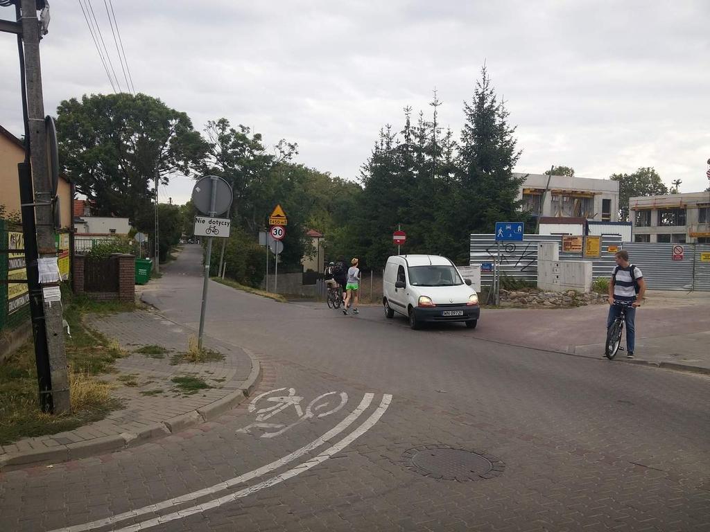 Apelujemy do wszystkich uczestników ruchu drogowego o więcej rozwagi i stosowania się do znaków drogowych.