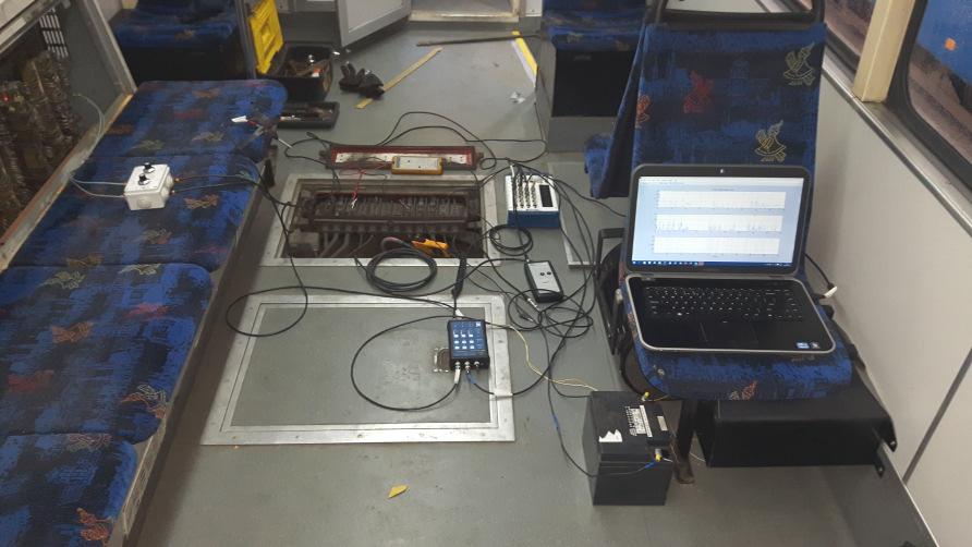 2 Maszyny Elektryczne - Zeszyty Problemowe Nr 2/217 (114) Rys. 7. Układ pomiarowy do badań układu napędowego z silnikiem prądu stałego Rys. 9.