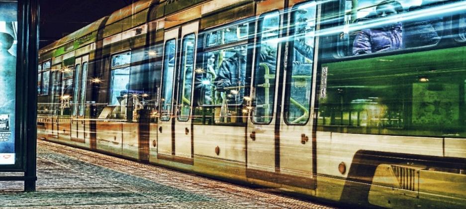 Węzły przesiadkowe mogą być budowane: przy istniejących stacjach kolejowych i przystankach położonych w Miejskim Obszarze Funkcjonalnym Poznania, przy stacjach Czempiń i Środa Wielkopolska, przy