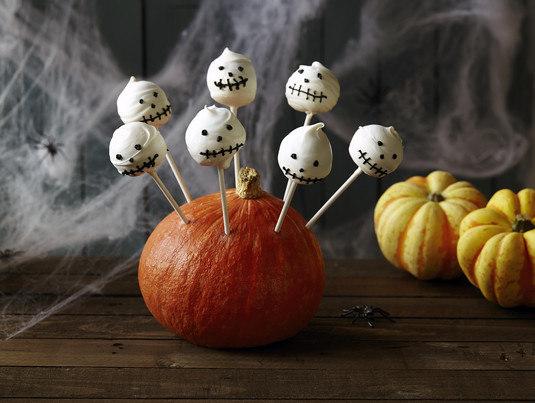 Cake pops na Halloween mąka - 225 gramów Kostka do pieczenia Kasia - 100 gramów kakao - 85 gramów proszek do pieczenia - 1.5 łyżeczek soda oczyszczona - 1.