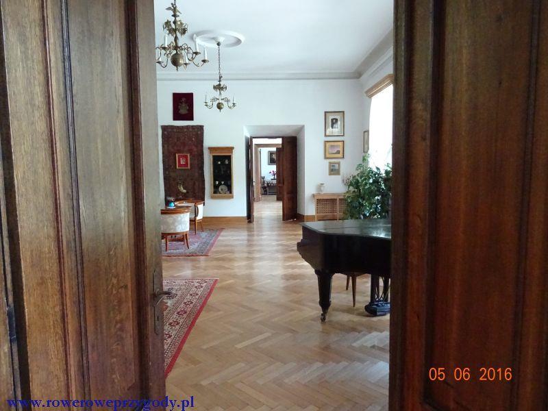 muzeum J.I. Kraszewskiego. Prace budowlane trwały aż do 1962 r., kiedy to Muzeum w Romanowie zostało otwarte. Obecnie w muzeum można obejrzeć wiele pamiątek m.in.