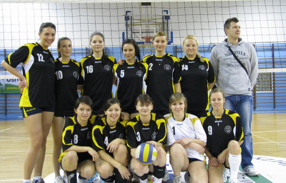 Następnie KU AZS PWSZ Wałbrzych pokonał wysoko Politechnikę Jelenia Góra 75-35 i wygrał z Kolegium Karkonoskim 55:49.