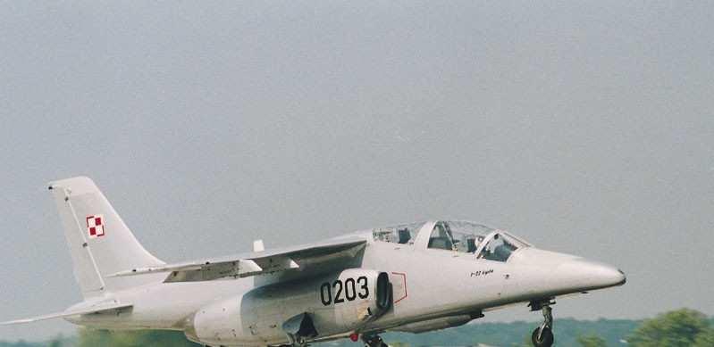 4.1.1 Zjawiska aeroelastyczne - rys historyczny Nawet współczesne samoloty ulegają