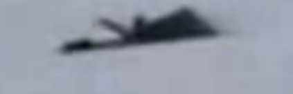 4.1.1 Aeroelastyczność - wprowadzenie Flatter samolotu F-117 Baltimore, USA, 14 września 1997, pokazy lotnicze. Był to pierwszy lot samolotu po naprawie układu sterowania lotek.