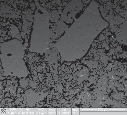 M. SZYMASZEK, J. SZCZERBA, W. ZELIK Tabela 3. Podstawowa charakterystyka wyrobów magnezjowo-spinelowych. Table 3. Basic characteristics of magnesia-spinel products.