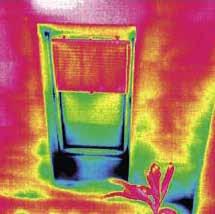 Mostki termiczne Mostek termiczny jest to miejsce w przegrodzie cieplnej budynku, w którym przewodnictwo cieplne jest znacznie większe