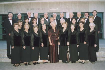 Zakladateľkou a jeho predsedníčkou bola Mária Žitná, neskôr v roku 2002 jej miesto prevzala Helena Švecová. Dirigentkou a umeleckou vedúcou zboru je Mgr. Margita Horáková.
